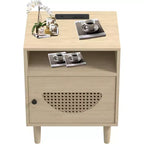 Comodino Bohemien in Rattan con Stazione di Ricarica | USB e Type-C | Gambe in Legno Massello