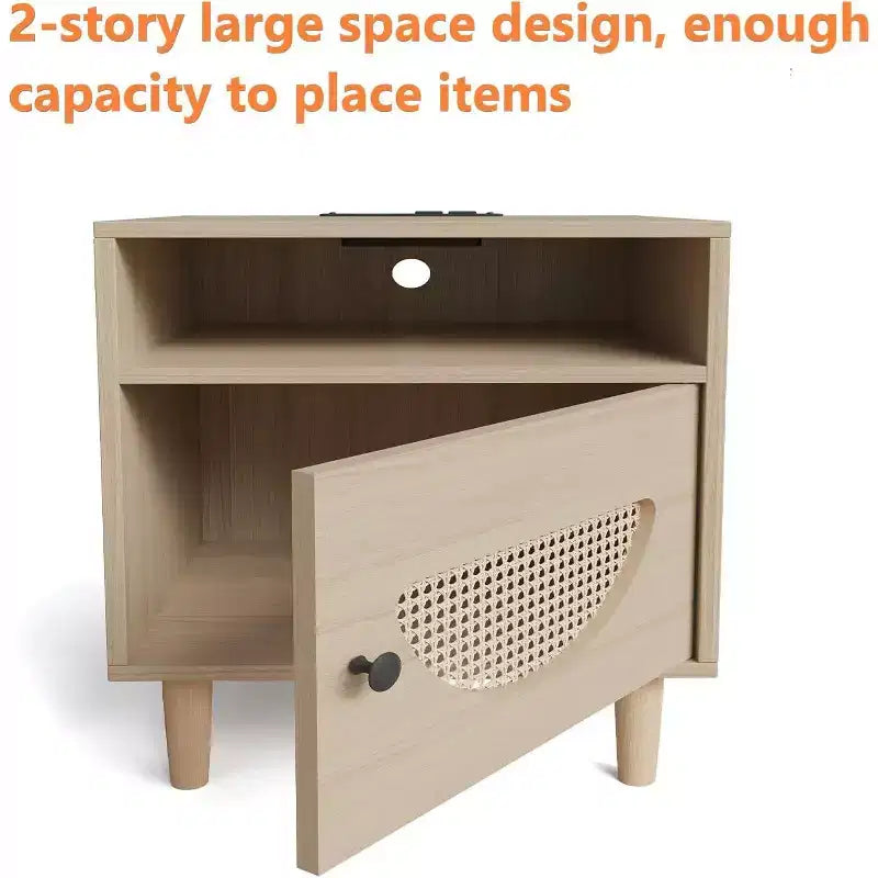 Comodino Bohemien in Rattan con Stazione di Ricarica | USB e Type-C | Gambe in Legno Massello
