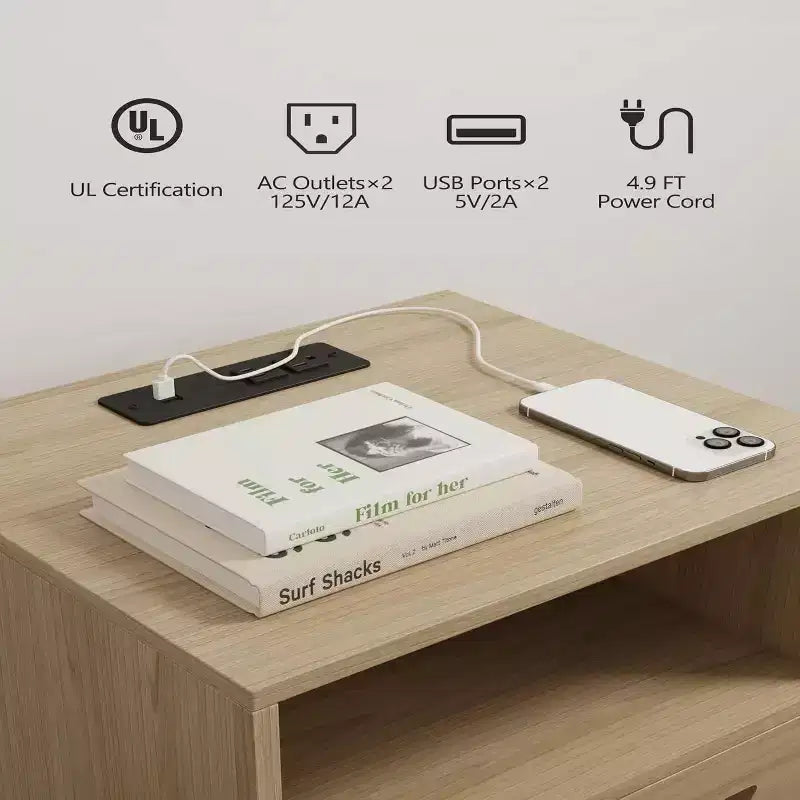 Comodino Bohemien in Rattan con Stazione di Ricarica | USB e Type-C | Gambe in Legno Massello