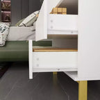 Comodino grande con 3 cassetti e dettagli in metallo dorato | MDF bianco