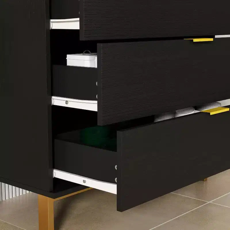 Comodino grande con 3 cassetti e dettagli in metallo dorato | MDF bianco