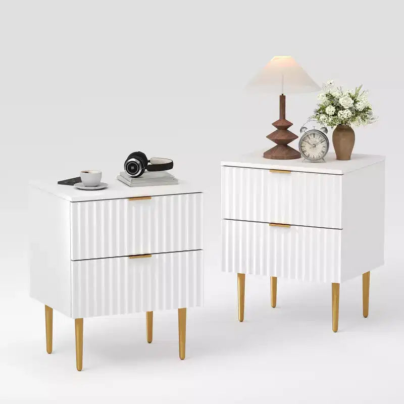 1 comodino moderno scanalato con stazione di ricarica e 2 cassetti, comodino oro e legno, tavolino piccolo con porte USB e prese per la camera da letto