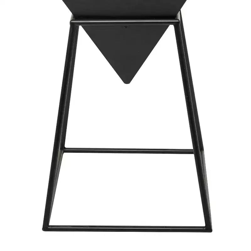 Tavolino moderno triangolare in metallo | Struttura in ferro nero e piano in legno